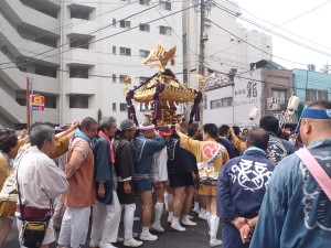 宮神輿渡御スタート1