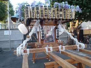 塚越御嶽神社の神輿3（ちょっと近くから）