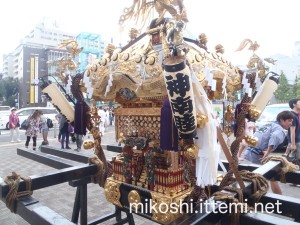 北谷稲荷神社の神輿