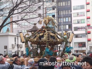 奉祝パレードの神輿14