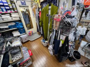 岡田屋足袋店　試着室